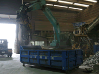 収集運搬業務排出事業所様へ産業廃棄物の収集に伺います。